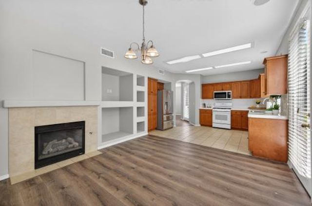 714 W Riviera Lane, Clovis, CA 93619