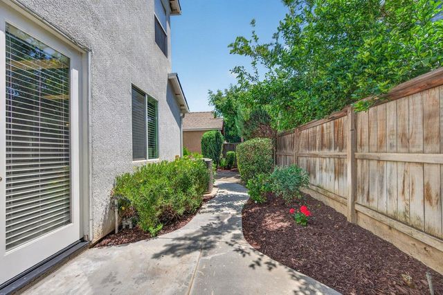 714 W Riviera Lane, Clovis, CA 93619