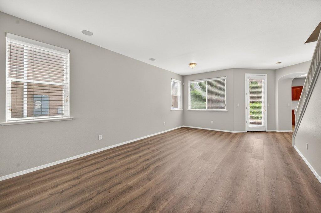 Image 13 of property listing at 714 W Riviera Lane, Clovis, CA 93619