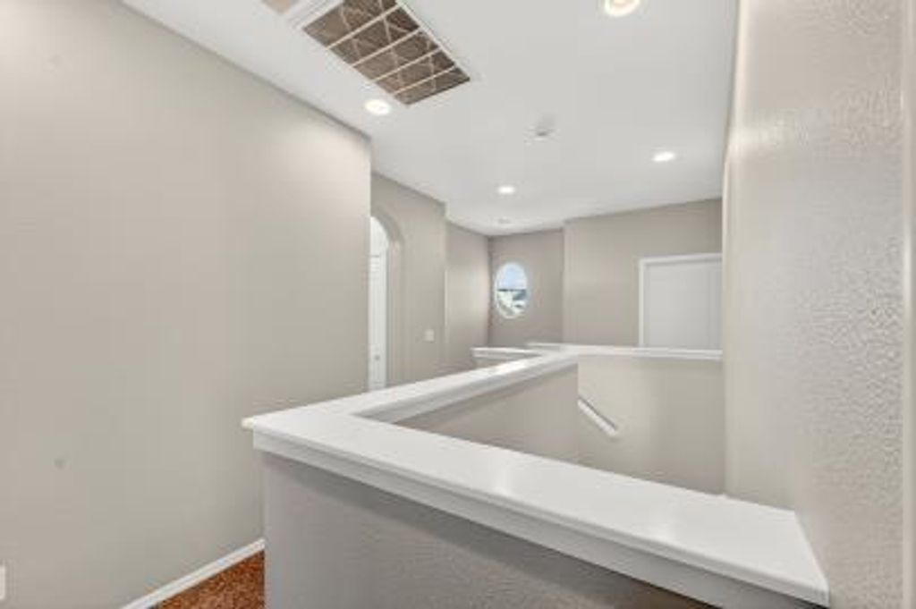 Image 21 of property listing at 714 W Riviera Lane, Clovis, CA 93619