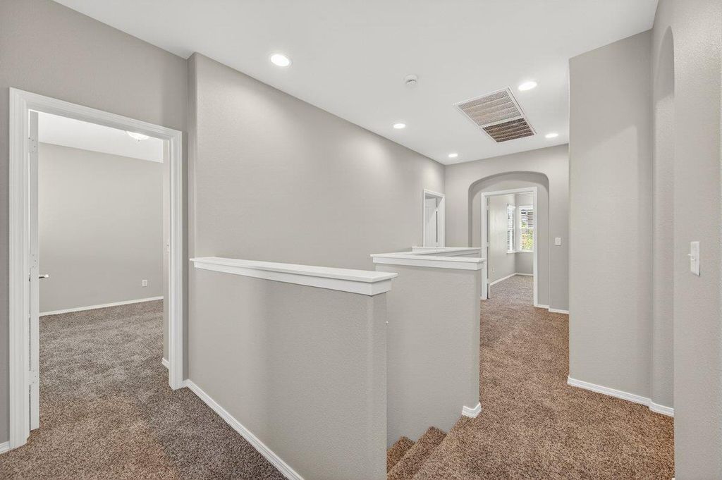 Image 22 of property listing at 714 W Riviera Lane, Clovis, CA 93619
