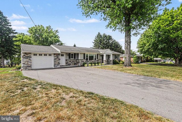 8 LONGVIEW DRIVE, Mechanicsburg, PA 17050