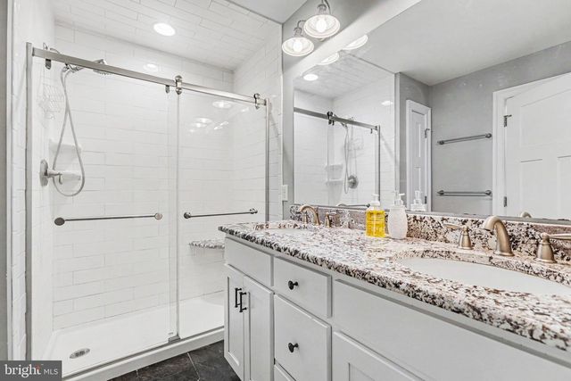 8 LONGVIEW DRIVE, Mechanicsburg, PA 17050