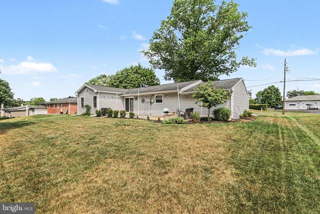 8 LONGVIEW DRIVE, Mechanicsburg, PA 17050