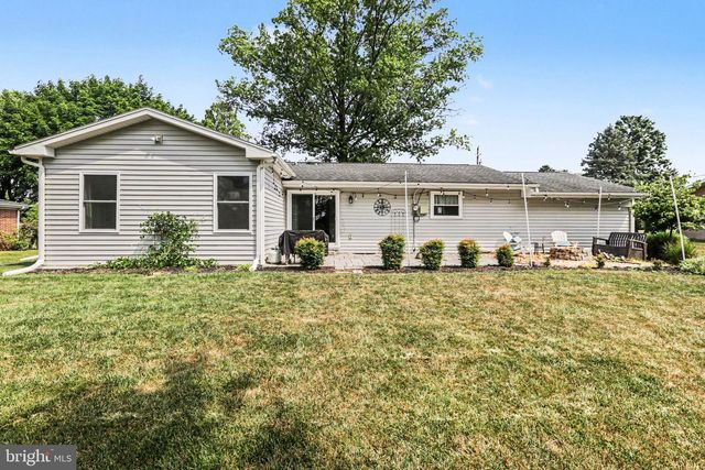 8 LONGVIEW DRIVE, Mechanicsburg, PA 17050