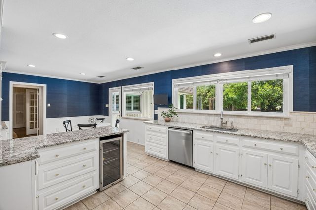 1 Crown Place, Richardson, TX 75080