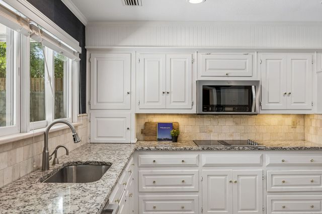 1 Crown Place, Richardson, TX 75080