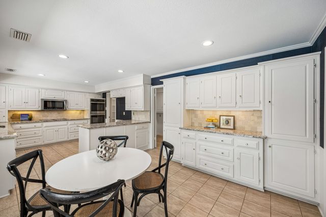 1 Crown Place, Richardson, TX 75080