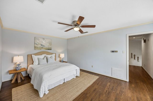 1 Crown Place, Richardson, TX 75080