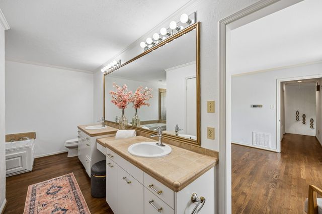 1 Crown Place, Richardson, TX 75080