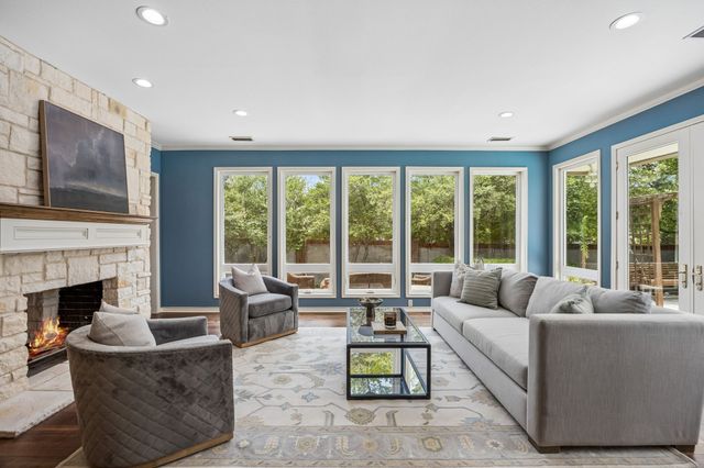 1 Crown Place, Richardson, TX 75080