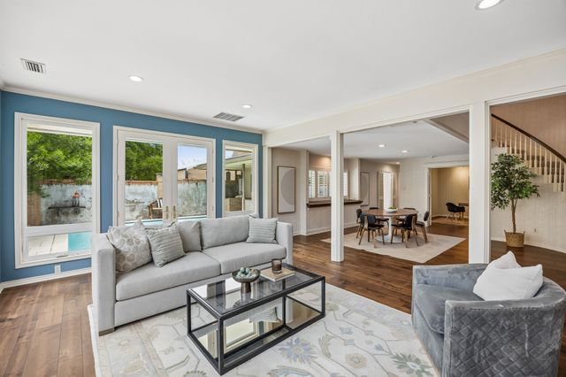1 Crown Place, Richardson, TX 75080