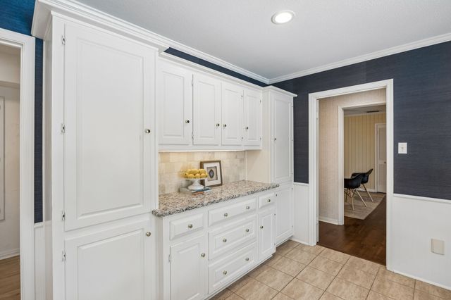 1 Crown Place, Richardson, TX 75080