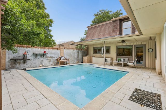 1 Crown Place, Richardson, TX 75080