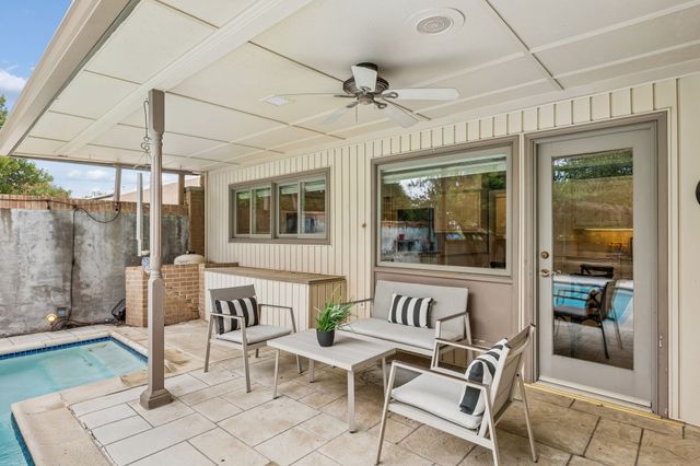 1 Crown Place, Richardson, TX 75080