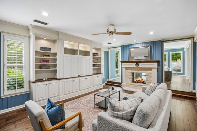 1 Crown Place, Richardson, TX 75080