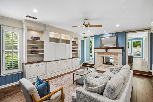 1 Crown Place, Richardson, TX 75080