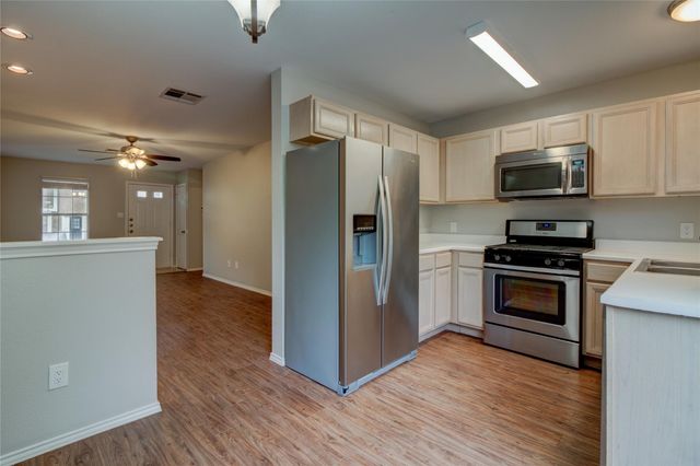 202 S College ST 5, Georgetown, TX 78626