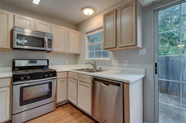 202 S College ST 5, Georgetown, TX 78626