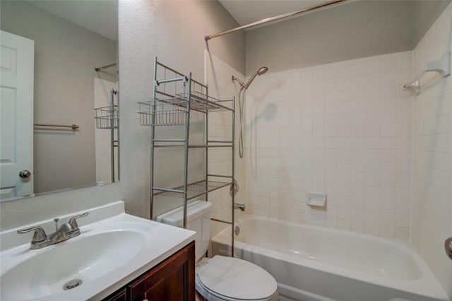202 S College ST 5, Georgetown, TX 78626