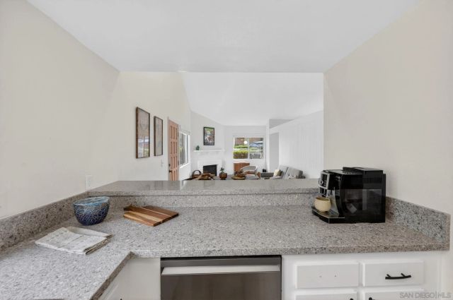 8356 Via Sonoma D, La Jolla, CA 92037