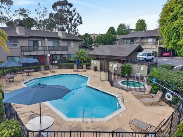 8356 Via Sonoma D, La Jolla, CA 92037