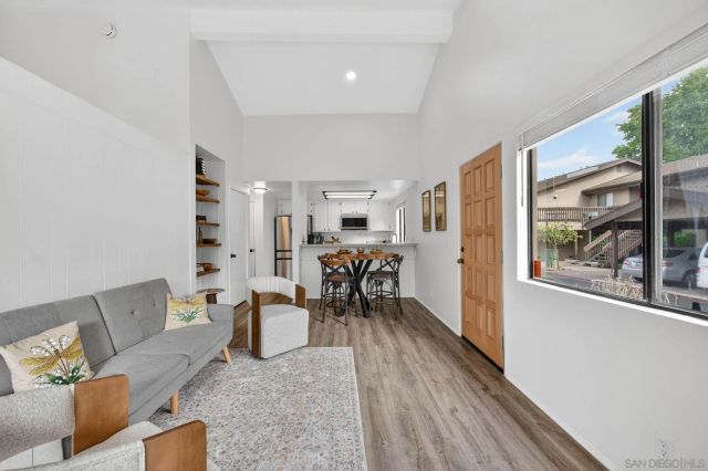 8356 Via Sonoma D, La Jolla, CA 92037