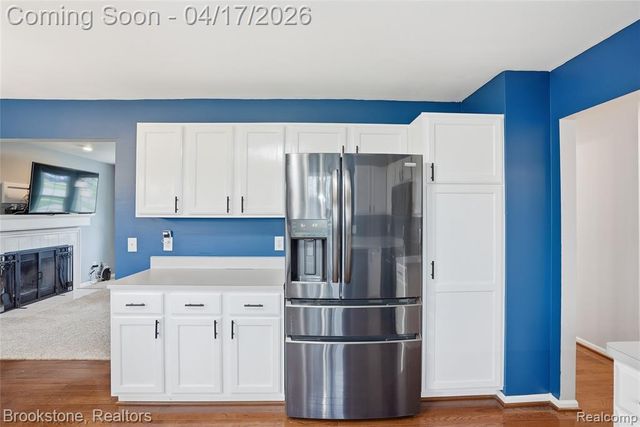 569 Cove View Drive, Waterford, MI 48327