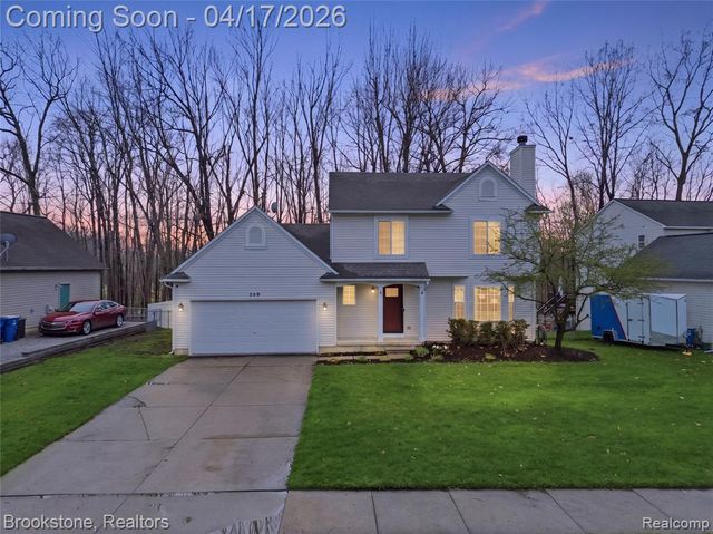 569 Cove View Drive, Waterford, MI 48327