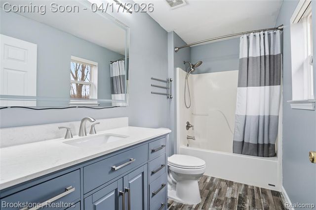 569 Cove View Drive, Waterford, MI 48327