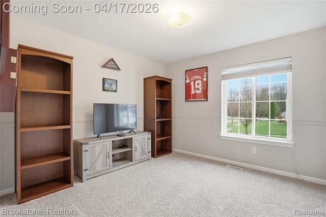 569 Cove View Drive, Waterford, MI 48327