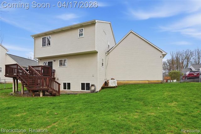 569 Cove View Drive, Waterford, MI 48327