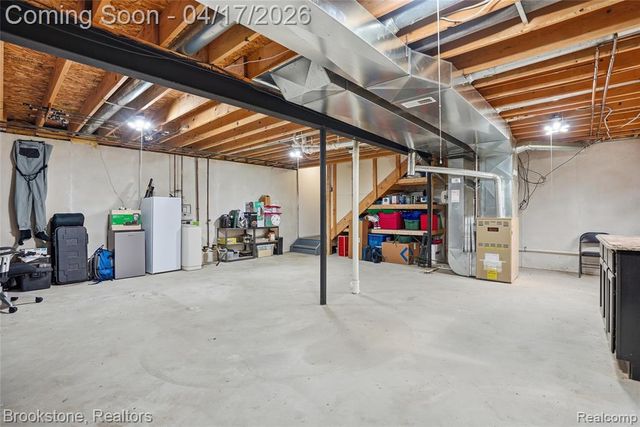 569 Cove View Drive, Waterford, MI 48327