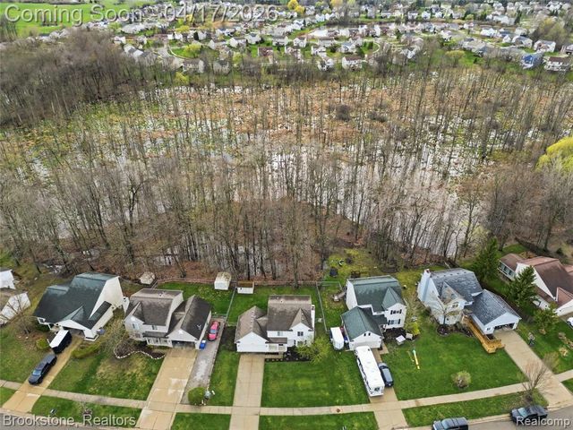 569 Cove View Drive, Waterford, MI 48327