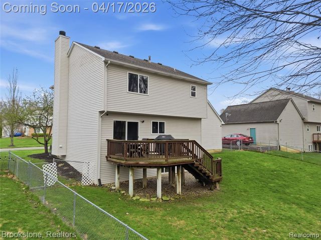 569 Cove View Drive, Waterford, MI 48327