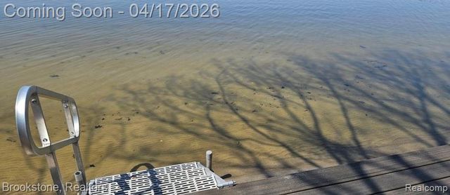 569 Cove View Drive, Waterford, MI 48327