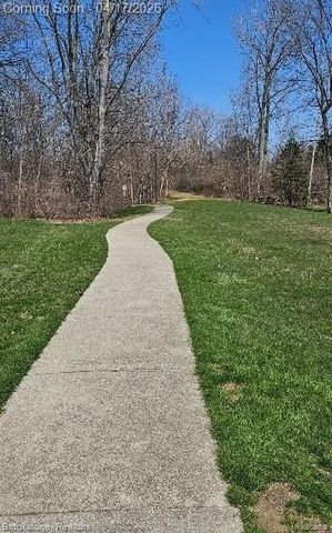 569 Cove View Drive, Waterford, MI 48327