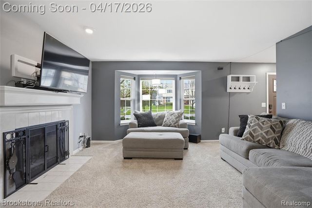 569 Cove View Drive, Waterford, MI 48327