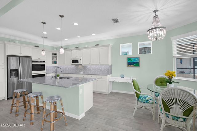 213 Cheeseburger Drive, Daytona Beach, FL 32124