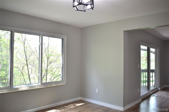 2073 Bordeaux Street, West Bloomfield, MI 48323