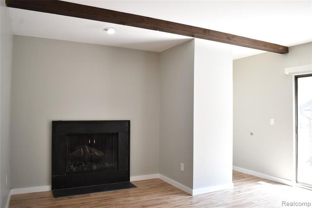 2073 Bordeaux Street, West Bloomfield, MI 48323