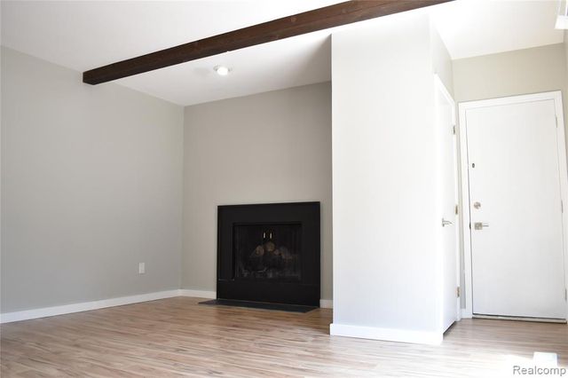 2073 Bordeaux Street, West Bloomfield, MI 48323