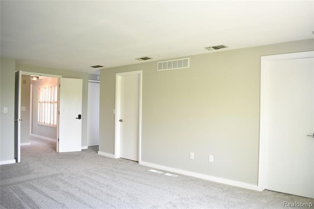 2073 Bordeaux Street, West Bloomfield, MI 48323