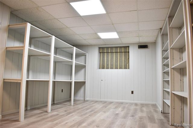 2073 Bordeaux Street, West Bloomfield, MI 48323
