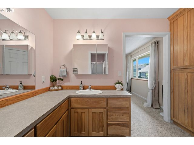 34320 CAPE KIWANDA Dr, Pacific City, OR 97135