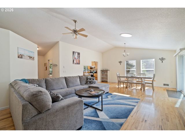 34320 CAPE KIWANDA Dr, Pacific City, OR 97135