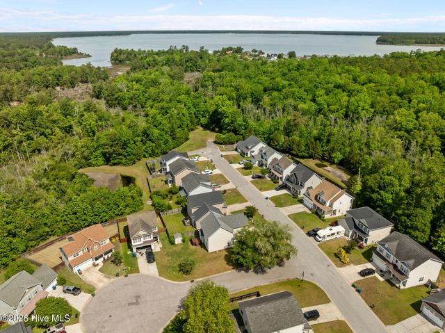 219 Peggys Trace, Sneads Ferry, NC 28460