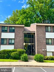1527-1C NORTHGATE SQ, Reston, VA 20190