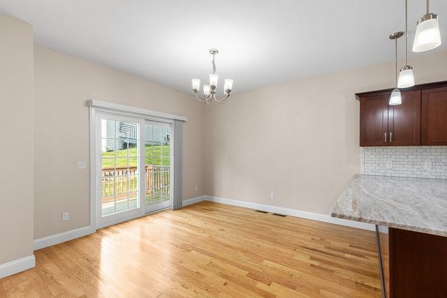102 Hunting Hill Dr 102, Cumberland, RI 02864