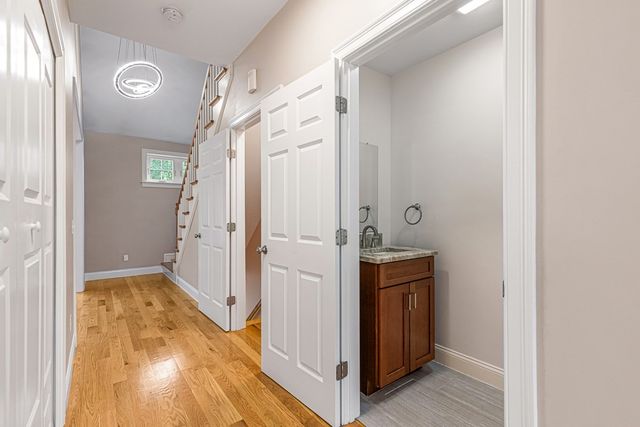 102 Hunting Hill Dr 102, Cumberland, RI 02864
